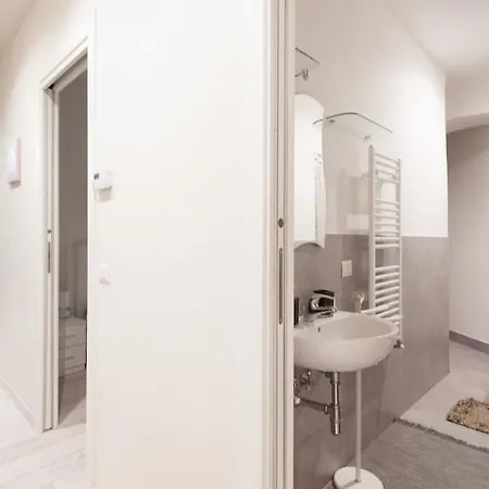 Modern Apartment Sant'Antonino-3