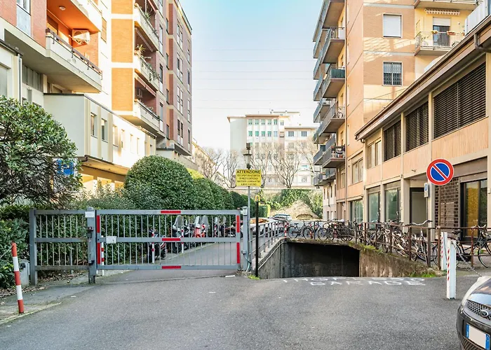 Guesthost - Visarno & University Roomy Flat X6 With Parking